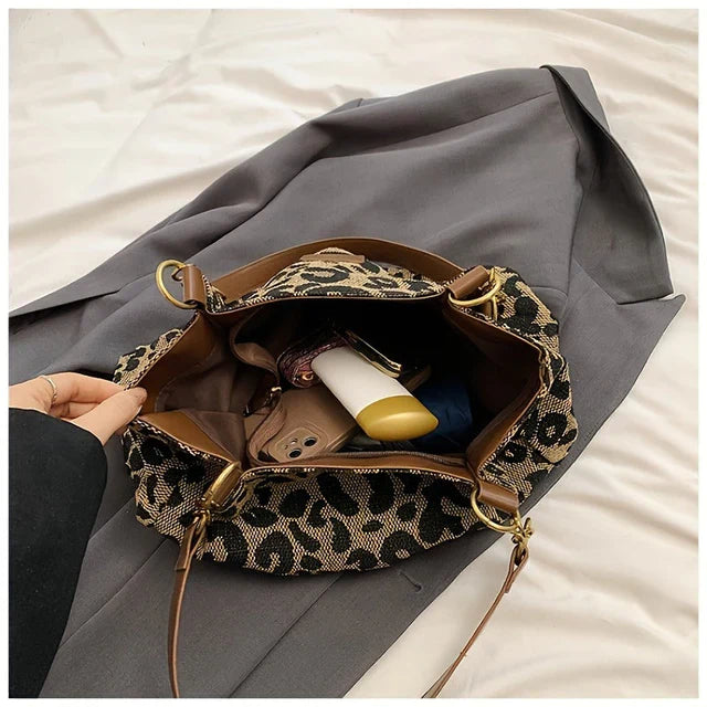 Lunera™ Canvas Tote – Tijdloze Stijl & Praktisch Design