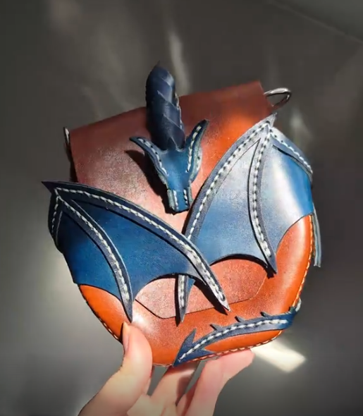 Dracelya™ – Charmant Ingelijste Drachenkosten Tablethoes