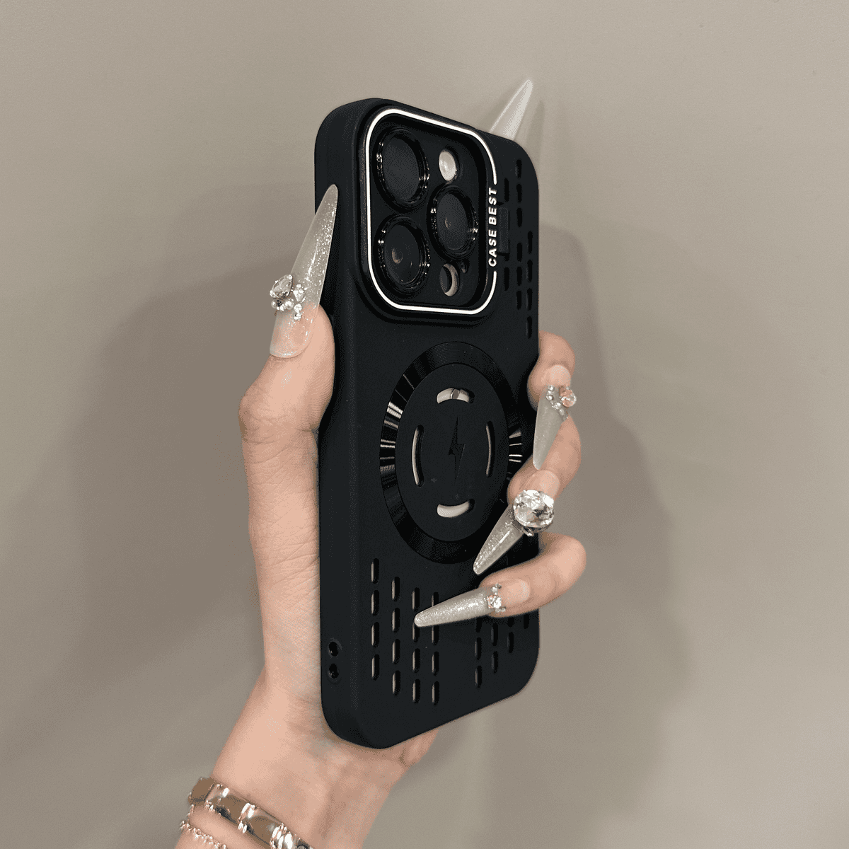 MagSil™ – Slimme Bescherming, Magnetische Oplading