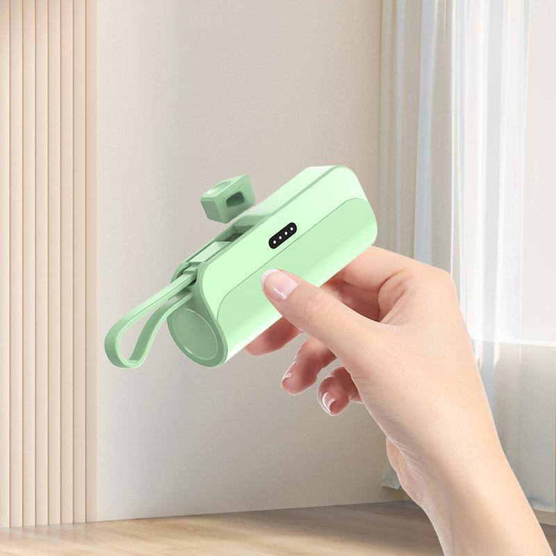 SnapCharge™ | Draagbare Powerbank met Ingebouwde Kabels