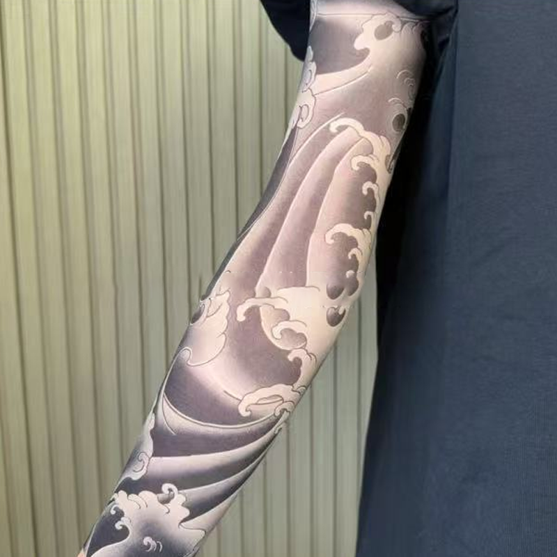 INKSLEEVE™ – De Ultieme Tattoo Arm Sleeve met Stijl én Bescherming | 1+2 GRATIS