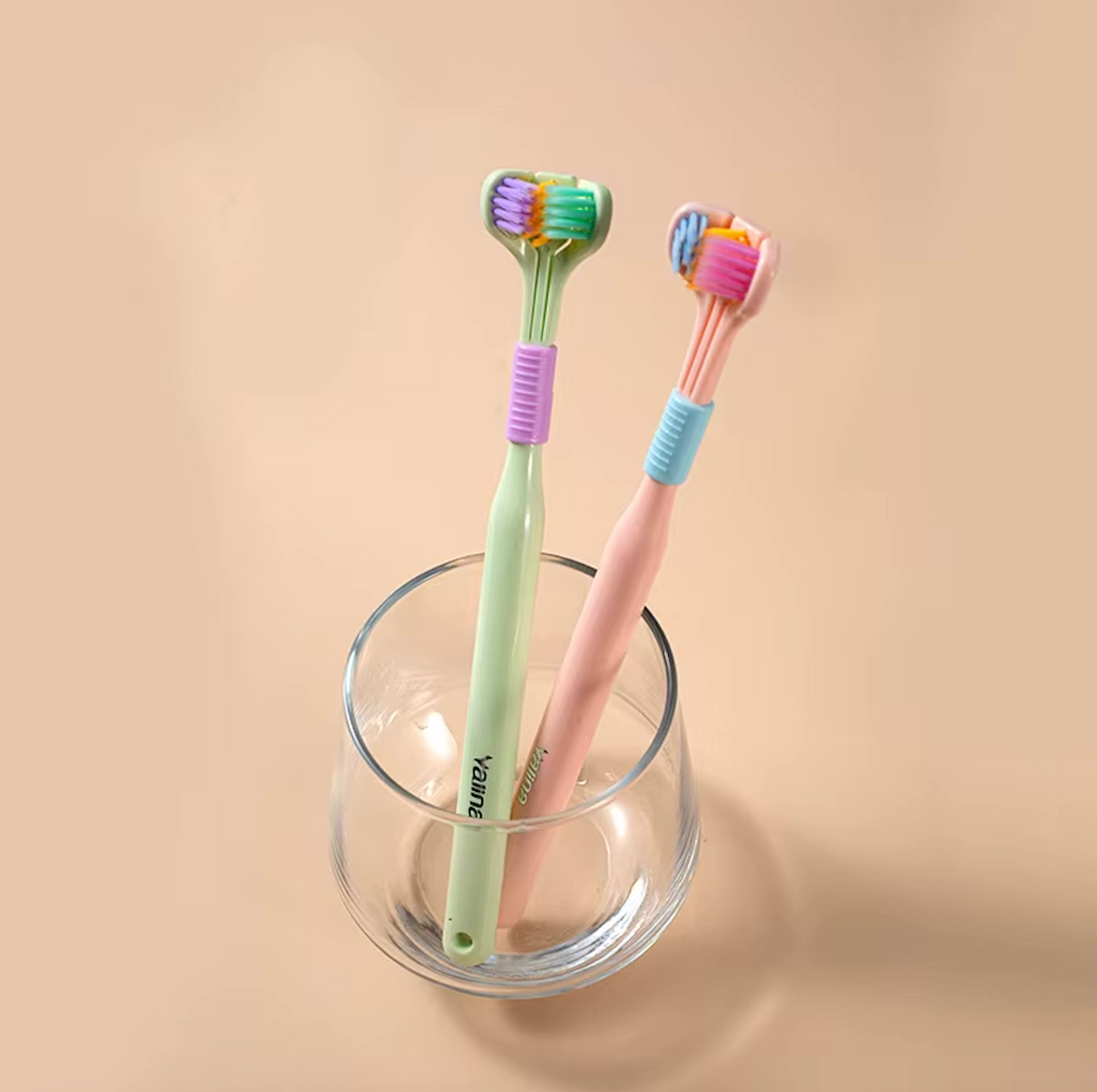 TripleClean™ – De 3-Zijdige Tandenborstel voor een Stralende Glimlach