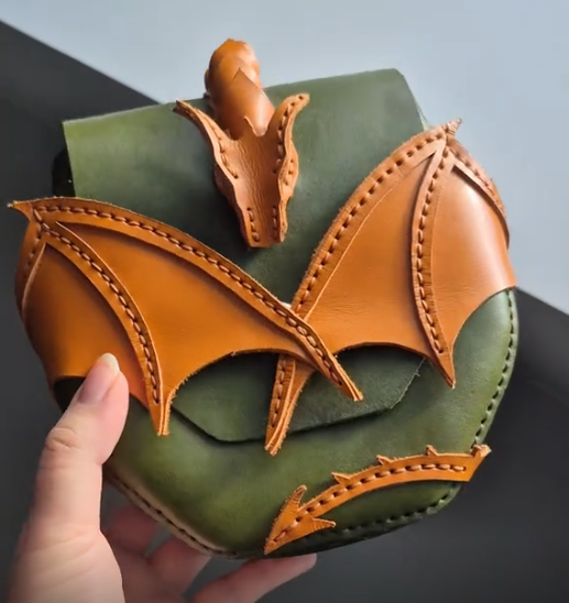 Dracelya™ – Charmant Ingelijste Drachenkosten Tablethoes