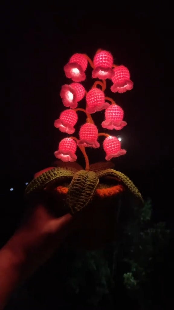 BlossoLite™ – Handgehaakte Bloemlamp vol Warmte en Charme